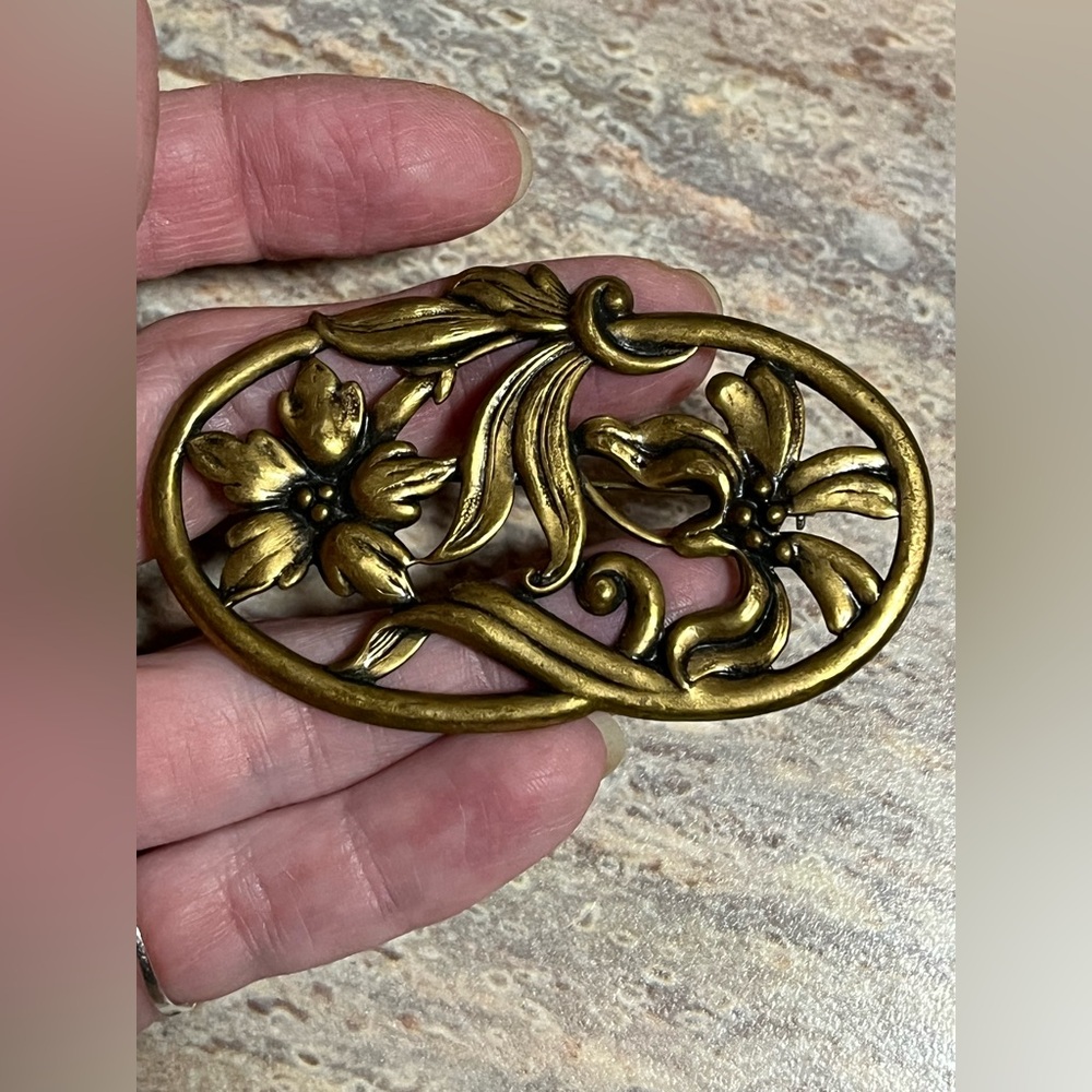 Antique Brass? Large Sash Floral Motif Brooch/Pin - Picture 6 of 9